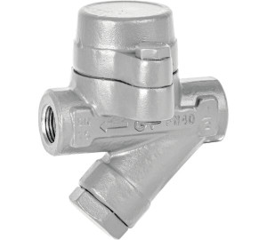 Thermostatic steam trap with strainer