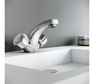 Wash-basin mixer